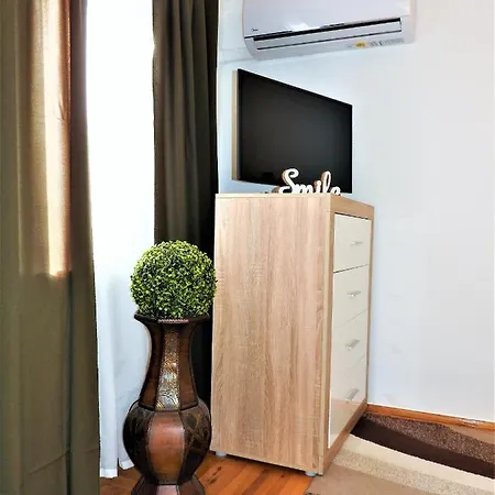 Apartament Lena -