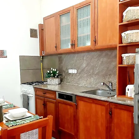 Lena - Apartament Eger