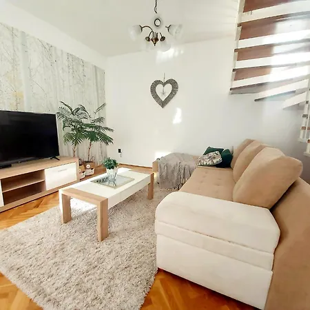 Apartment Lena - *