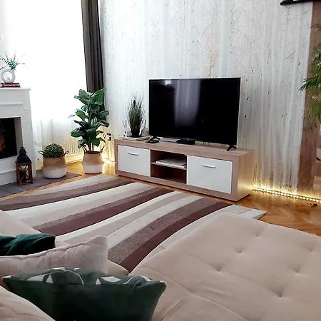Apartment Lena - *